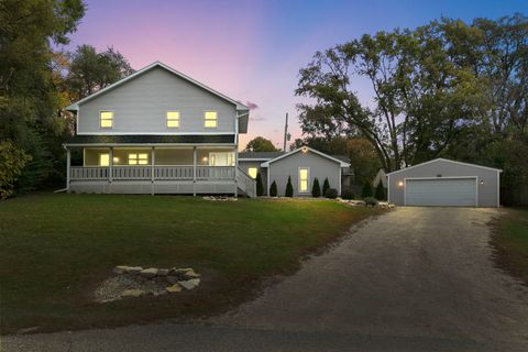 Tiny photo for 2904 E Chestnut Drive, Wonder Lake, IL 60097 (MLS # 12501569)