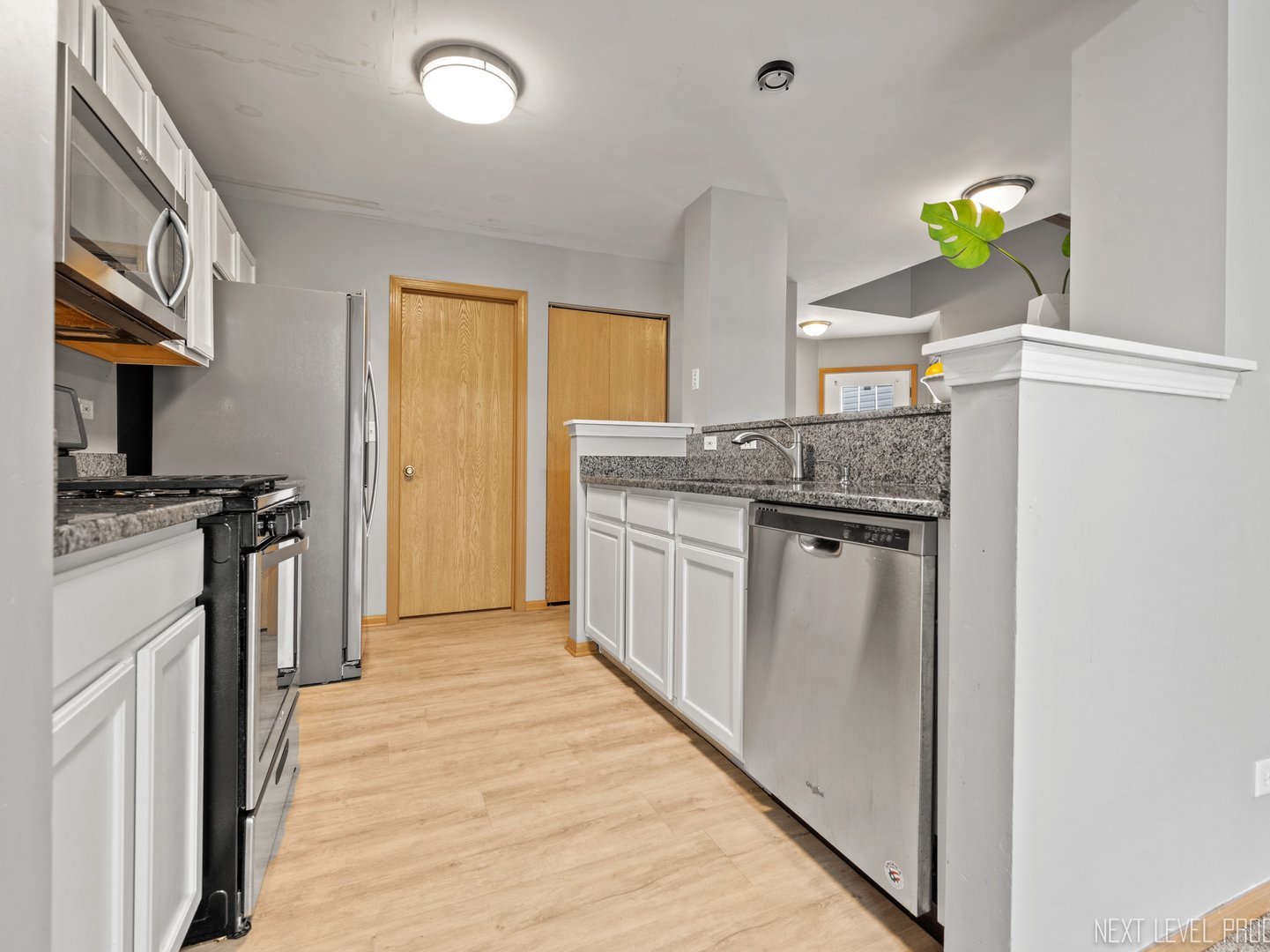 2361 Stoughton Circle