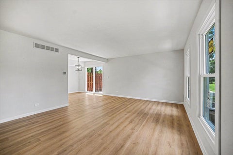 Tiny photo for 1801 Jamestown Circle, Hoffman Estates, IL 60169 (MLS # 12680703)