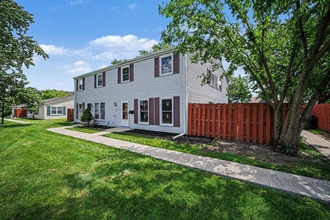 Photo of 1801 Jamestown Circle, Hoffman Estates, IL 60169 (MLS # 12680703)