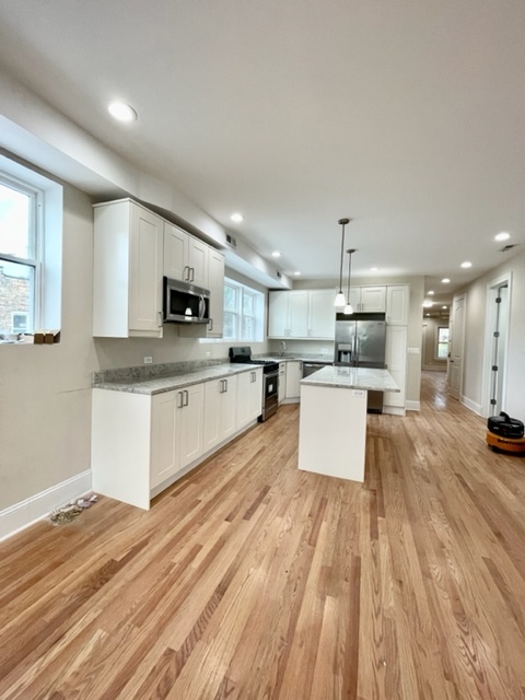 5506 N GLENWOOD Avenue 2