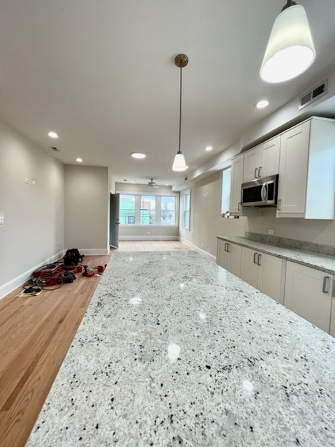 5506 N GLENWOOD Avenue 2