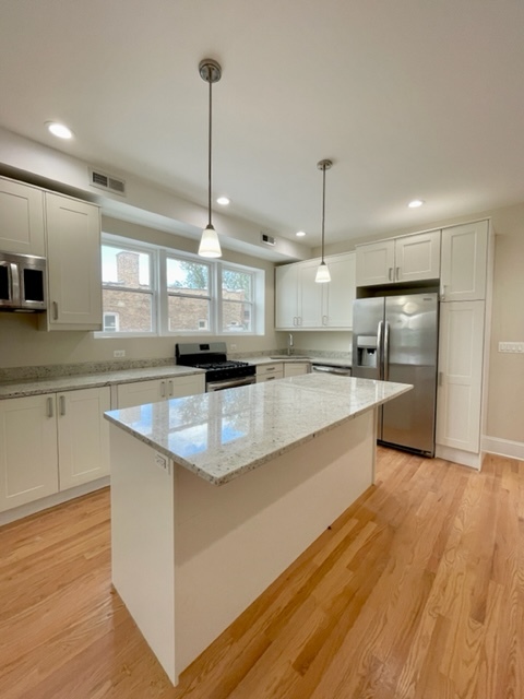 5506 N GLENWOOD Avenue 2