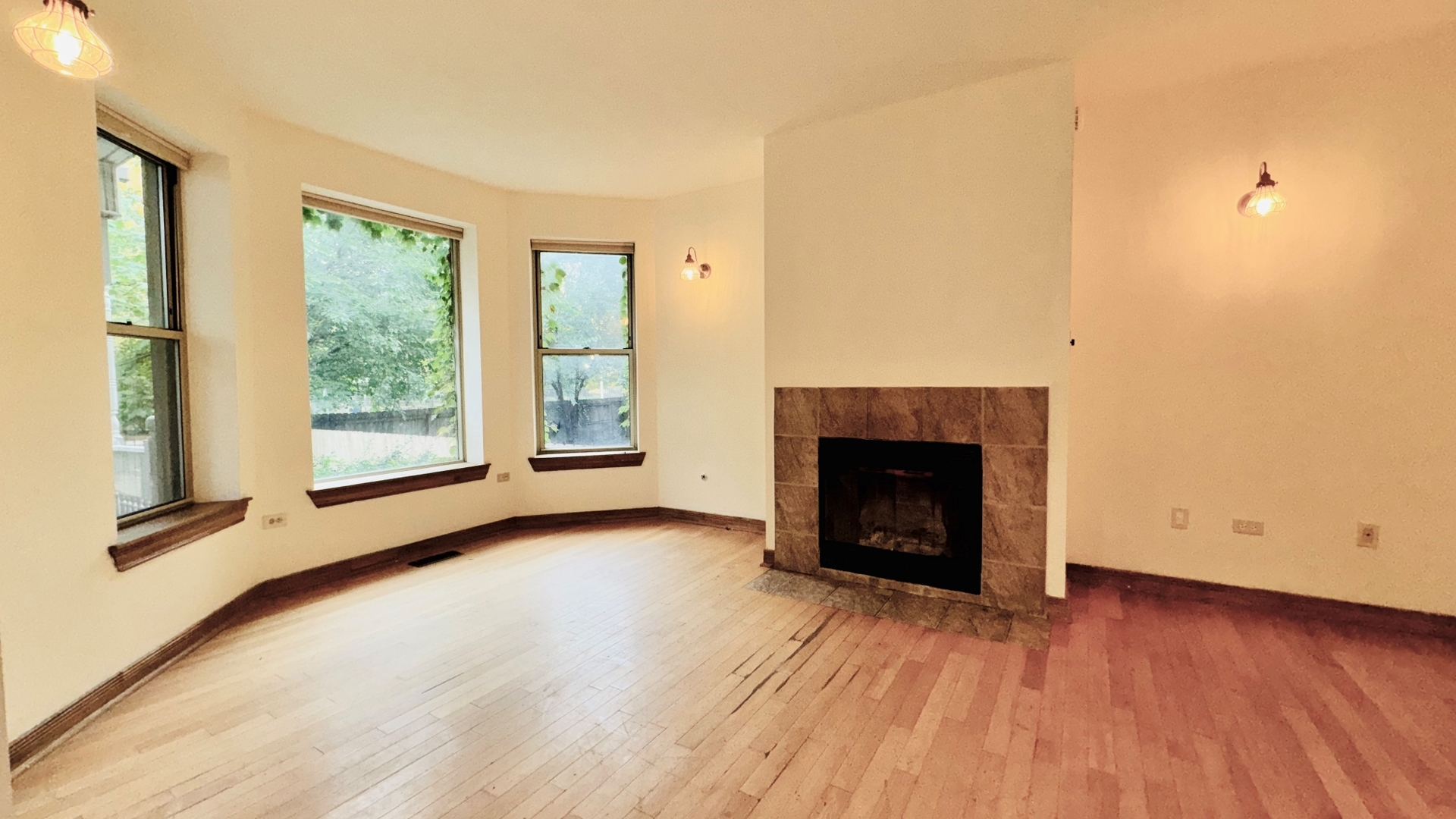 6128 S Kenwood Avenue