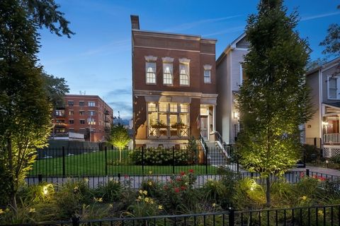 2707 N Dayton Street Chicago IL 60614