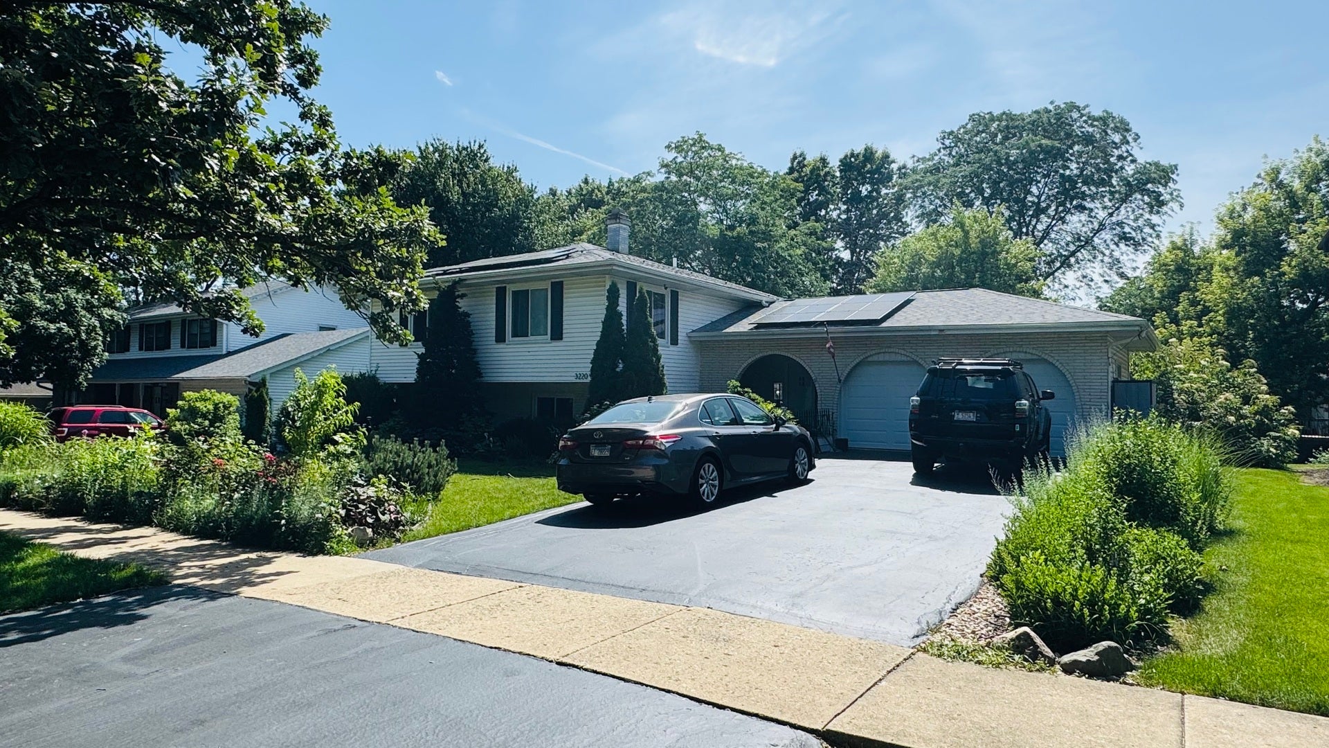 3220 Saratoga Avenue