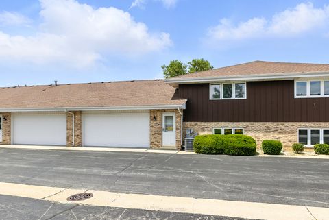Tiny photo for 10549 Illinois Court, Orland Park, IL 60467 (MLS # 12464616)