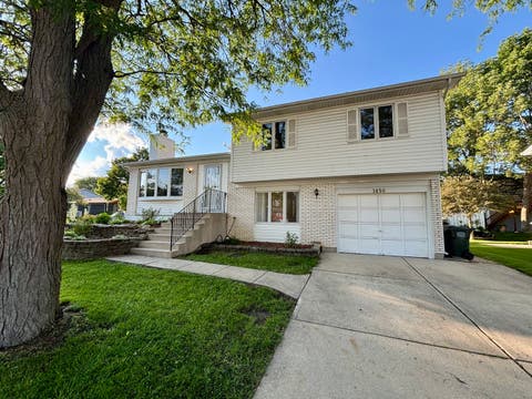 Photo of 1450 Sturbridge Court, Hoffman Estates, IL 60192 (MLS # 12707195)