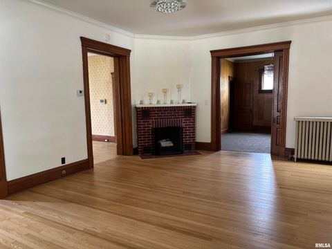 Tiny photo for 802 4TH Street W, Sterling, IL 61081 (MLS # QC4265385)