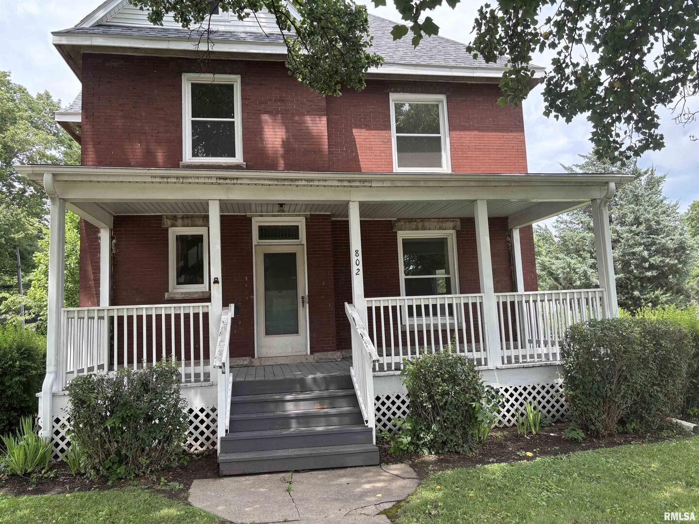 802 4TH Street W