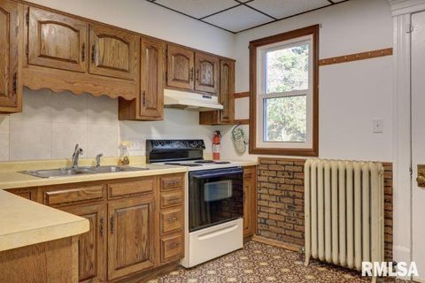 Tiny photo for 802 4TH Street W, Sterling, IL 61081 (MLS # QC4265385)