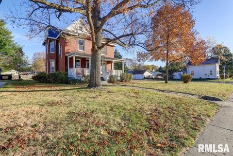 Tiny photo for 802 4TH Street W, Sterling, IL 61081 (MLS # QC4265385)