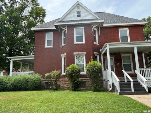 Tiny photo for 802 4TH Street W, Sterling, IL 61081 (MLS # QC4265385)