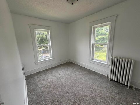 Tiny photo for 802 4TH Street W, Sterling, IL 61081 (MLS # QC4265385)