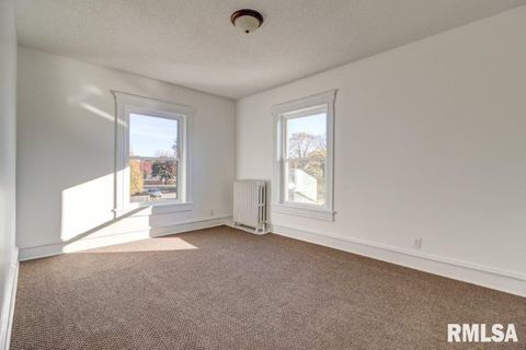 Tiny photo for 802 4TH Street W, Sterling, IL 61081 (MLS # QC4265385)