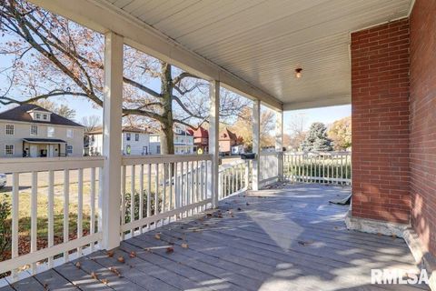 Tiny photo for 802 4TH Street W, Sterling, IL 61081 (MLS # QC4265385)