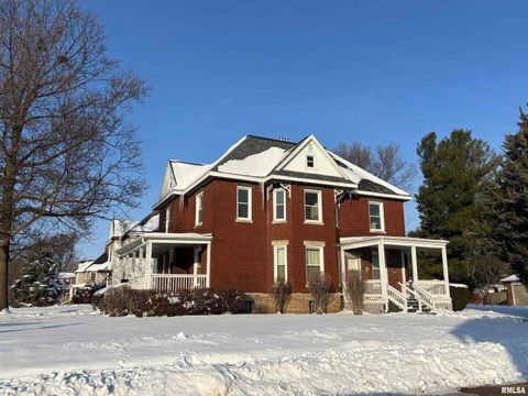 Tiny photo for 802 4TH Street W, Sterling, IL 61081 (MLS # QC4265385)