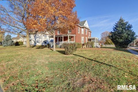 Tiny photo for 802 4TH Street W, Sterling, IL 61081 (MLS # QC4265385)