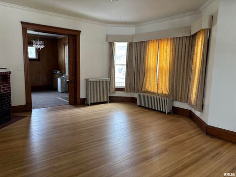 Tiny photo for 802 4TH Street W, Sterling, IL 61081 (MLS # QC4265385)