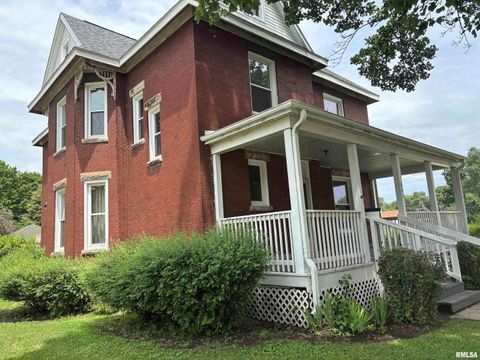 Tiny photo for 802 4TH Street W, Sterling, IL 61081 (MLS # QC4265385)