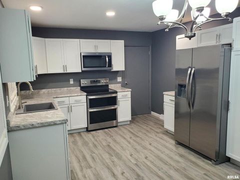 Tiny photo for 2211 WAVELAND Drive, Bettendorf, IA 52722 (MLS # QC4268285)