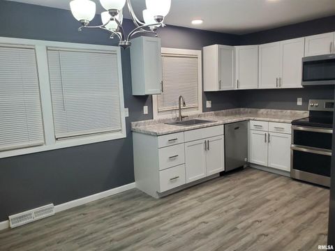 Tiny photo for 2211 WAVELAND Drive, Bettendorf, IA 52722 (MLS # QC4268285)