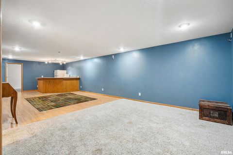 Tiny photo for 4504 GAYMAN Avenue, Davenport, IA 52806 (MLS # QC4268560)