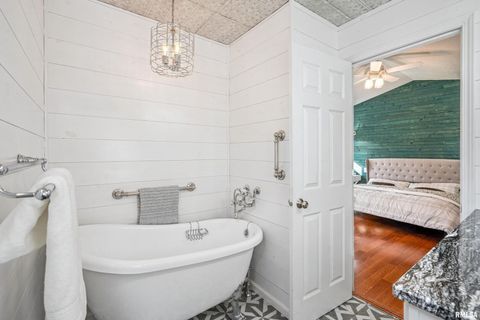 Tiny photo for 4504 GAYMAN Avenue, Davenport, IA 52806 (MLS # QC4268560)