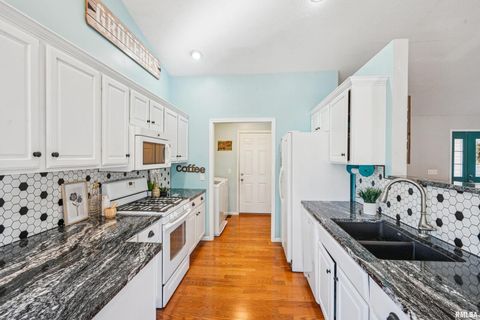 Tiny photo for 4504 GAYMAN Avenue, Davenport, IA 52806 (MLS # QC4268560)