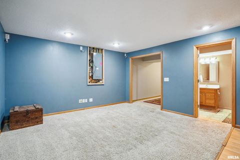 Tiny photo for 4504 GAYMAN Avenue, Davenport, IA 52806 (MLS # QC4268560)