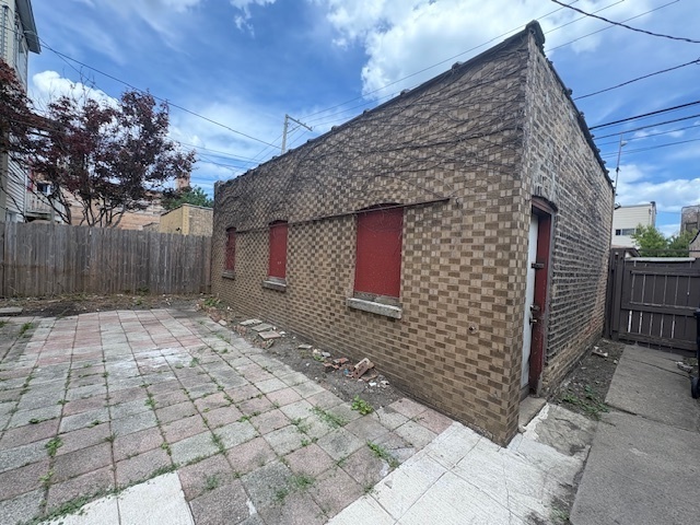 6141 N Campbell Avenue