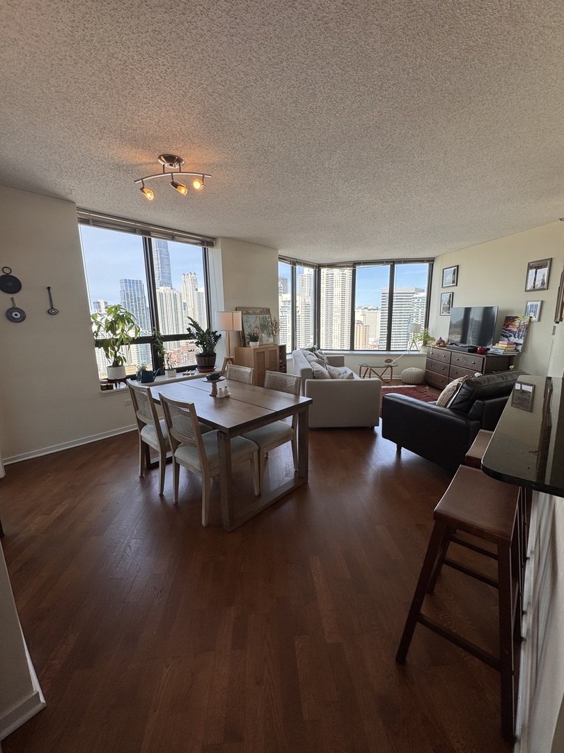 400 N La Salle Drive 3001
