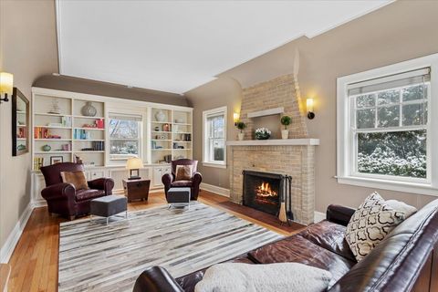 Tiny photo for 435 N Garfield Avenue, Hinsdale, IL 60521 (MLS # 12564022)