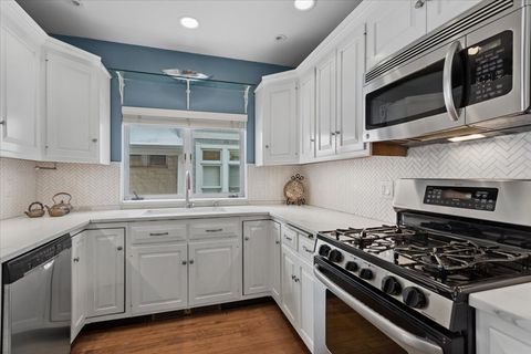 Tiny photo for 435 N Garfield Avenue, Hinsdale, IL 60521 (MLS # 12564022)