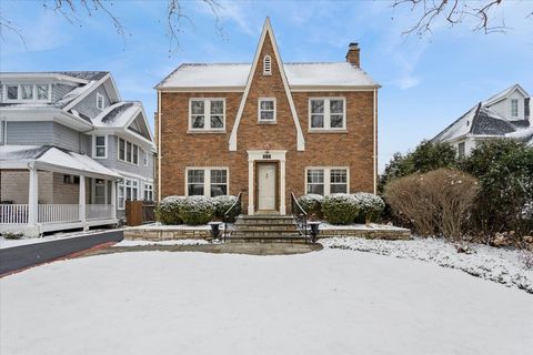 Tiny photo for 435 N Garfield Avenue, Hinsdale, IL 60521 (MLS # 12564022)