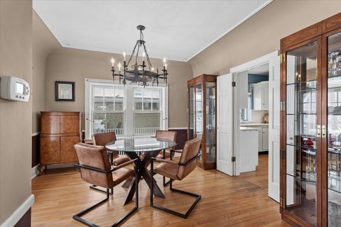 Tiny photo for 435 N Garfield Avenue, Hinsdale, IL 60521 (MLS # 12564022)