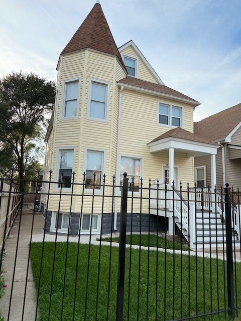 640 N LARAMIE Avenue 1 Chicago IL 60644