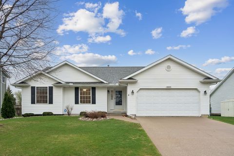 Photo of 2315 E 57th Street, Davenport, IA 52807 (MLS # 12607751)