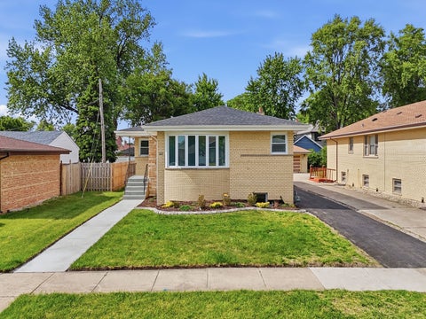 Photo of 5544 Oakdale Drive, Oak Lawn, IL 60453 (MLS # 12690969)