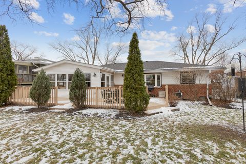 A home in Elk Grove Village