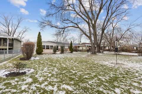 A home in Elk Grove Village