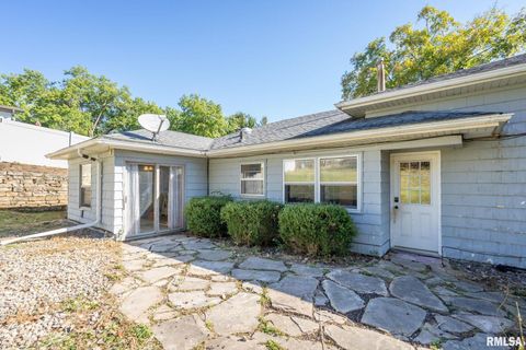 Tiny photo for 2552 37TH Avenue, Rock Island, IL 61201 (MLS # QC4269639)