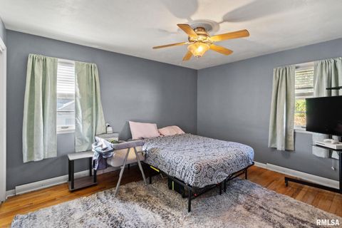 Tiny photo for 2552 37TH Avenue, Rock Island, IL 61201 (MLS # QC4269639)