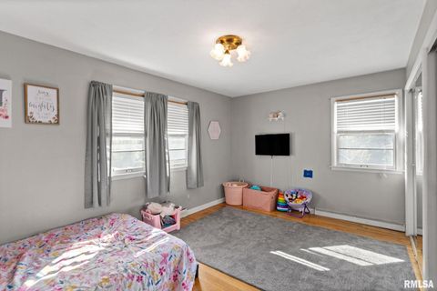 Tiny photo for 2552 37TH Avenue, Rock Island, IL 61201 (MLS # QC4269639)