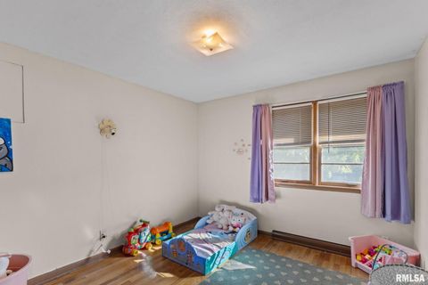 Tiny photo for 2552 37TH Avenue, Rock Island, IL 61201 (MLS # QC4269639)