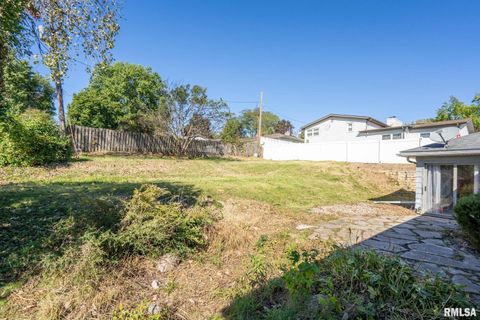 Tiny photo for 2552 37TH Avenue, Rock Island, IL 61201 (MLS # QC4269639)