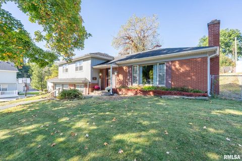 Tiny photo for 2552 37TH Avenue, Rock Island, IL 61201 (MLS # QC4269639)