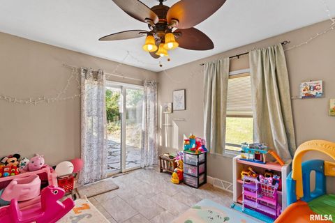 Tiny photo for 2552 37TH Avenue, Rock Island, IL 61201 (MLS # QC4269639)