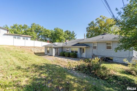 Tiny photo for 2552 37TH Avenue, Rock Island, IL 61201 (MLS # QC4269639)