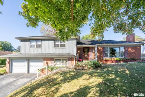 Photo of 2552 37TH Avenue, Rock Island, IL 61201 (MLS # QC4269639)